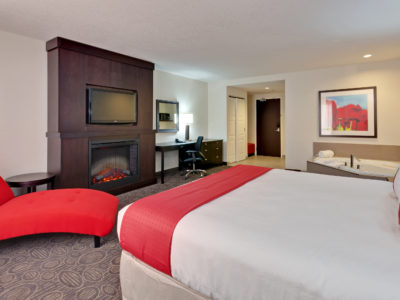 Jacuzzi Suite at Holiday Inn & Suites Red Deer South