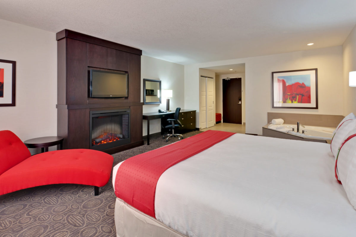 King Suite at Holiday Inn and Suites Red Deer South